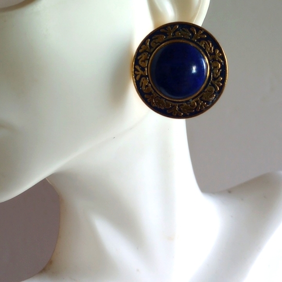 MFA MUSEUM OF FINE ARTS EARRINGS GOLD TONE BLUE STONES ENAMEL RABBITS - Picture 2 of 7